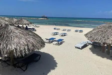 Inn Hospitality Expert Mccartney - Tour Pool Bar Beach Montego Bay