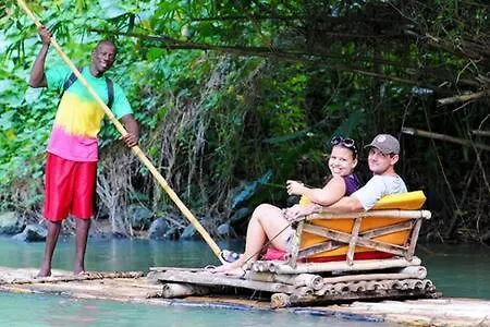 Hospitality Expert Mccartney - Tour Pool Bar Beach Montego Bay