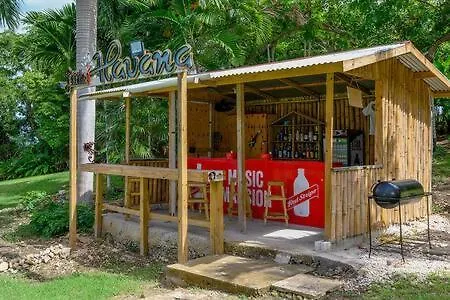 Hospitality Expert Mccartney - Tour Pool Bar Beach Montego Bay